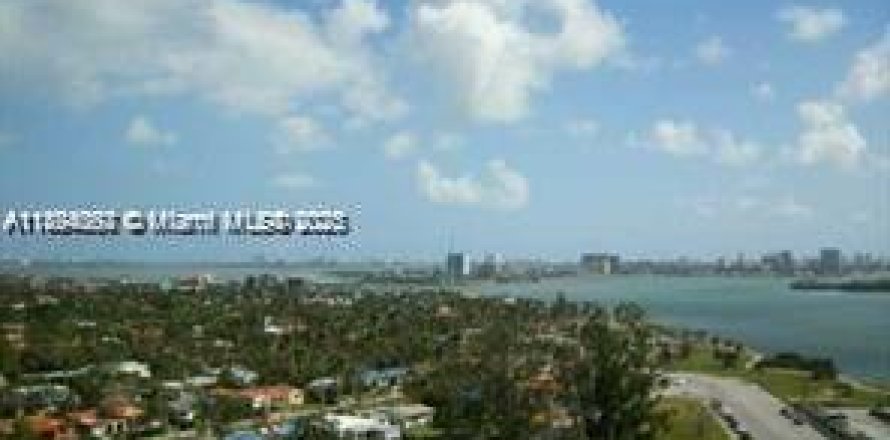 Condo in Miami, Florida, 1 bedroom № 1945879