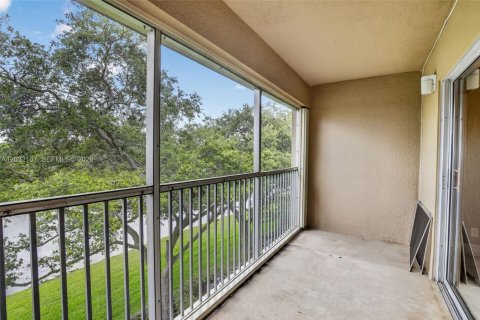 Condo in Pembroke Pines, Florida, 2 bedrooms  № 2186111 - photo 29