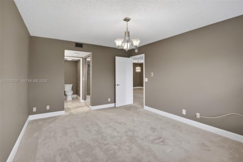 Condo in Pembroke Pines, Florida, 2 bedrooms  № 2186111 - photo 20