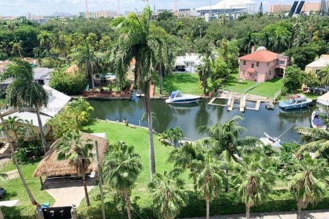 Condo in Miami, Florida, 2 bedrooms  № 2043094 - photo 6