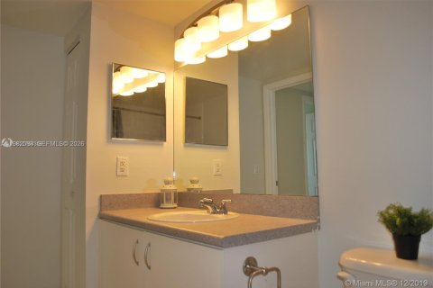 Condo in Miami, Florida, 2 bedrooms  № 2043094 - photo 18