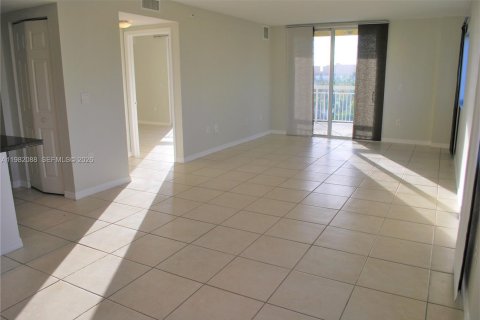Condo in Miami, Florida, 2 bedrooms  № 2043094 - photo 24