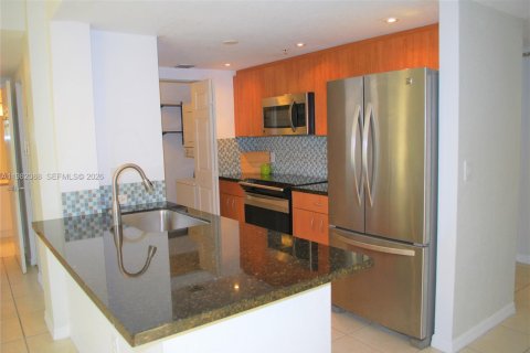 Condo in Miami, Florida, 2 bedrooms  № 2043094 - photo 22