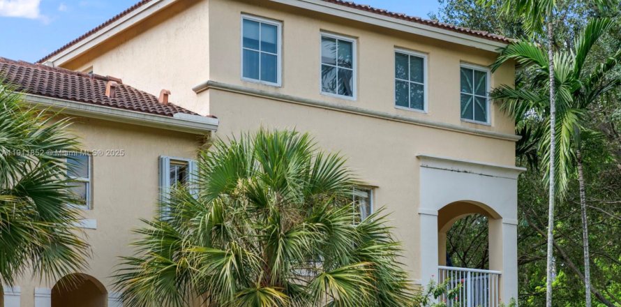 Таунхаус в Плантация, Флорида 3 спальни, 134.24м2 № 1967995