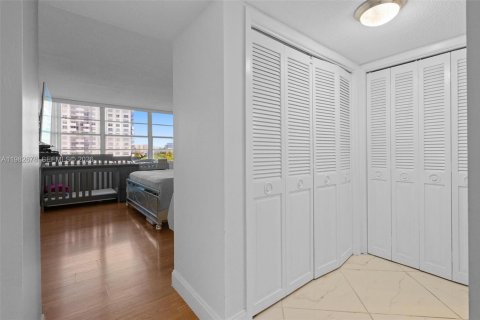 Copropriété à louer à Aventura, Floride: 2 chambres, 116.22 m2 № 2049862 - photo 29