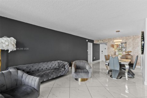 Copropriété à louer à Aventura, Floride: 2 chambres, 116.22 m2 № 2049862 - photo 16