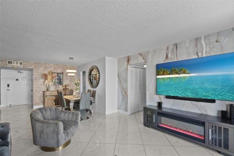 Copropriété à louer à Aventura, Floride: 2 chambres, 116.22 m2 № 2049862 - photo 17