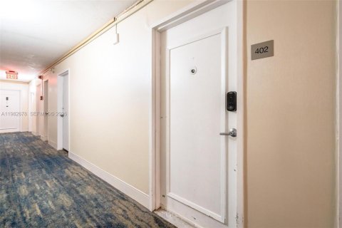 Copropriété à louer à Aventura, Floride: 2 chambres, 116.22 m2 № 2049862 - photo 4