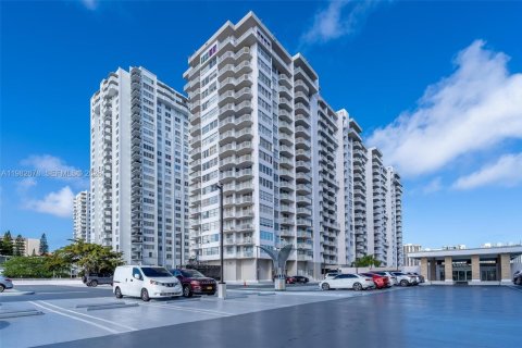Condo à Aventura, Floride, 2 chambres  № 2049862
