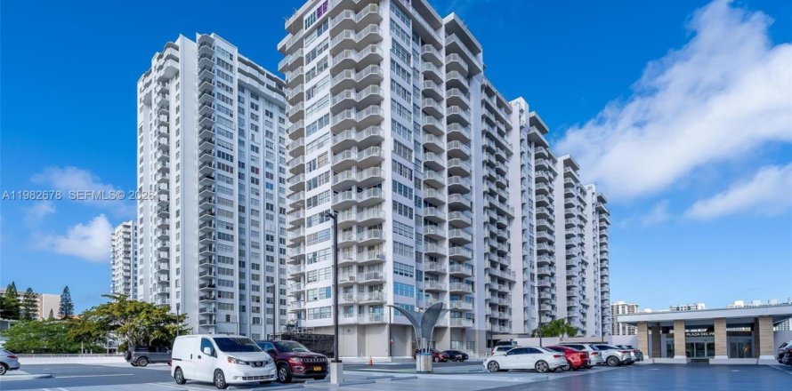 Condo à Aventura, Floride, 2 chambres  № 2049862