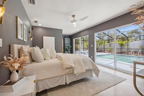 House in Saint Petersburg, Florida 3 bedrooms, 174.19 sq.m. № 1803619 - photo 14