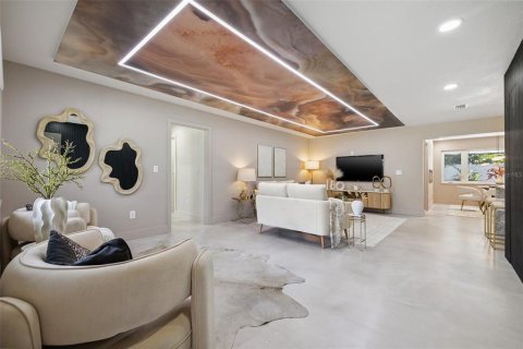 House in Saint Petersburg, Florida 3 bedrooms, 174.19 sq.m. № 1803619 - photo 4