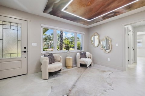 House in Saint Petersburg, Florida 3 bedrooms, 174.19 sq.m. № 1803619 - photo 6