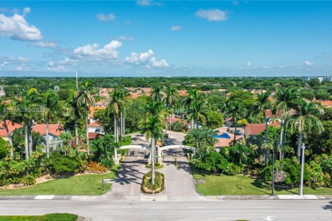 Casa en venta en Miami, Florida, 4 dormitorios, 187.29 m2 № 1984141 - foto 28