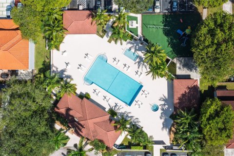 Casa en venta en Miami, Florida, 4 dormitorios, 187.29 m2 № 1984141 - foto 1