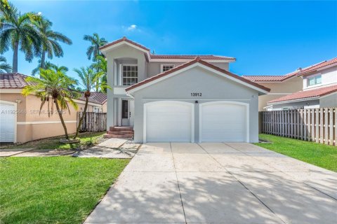 Casa en venta en Miami, Florida, 4 dormitorios, 187.29 m2 № 1984141 - foto 25