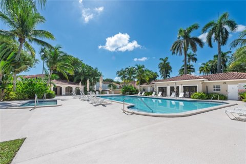 Casa en venta en Miami, Florida, 4 dormitorios, 187.29 m2 № 1984141 - foto 21