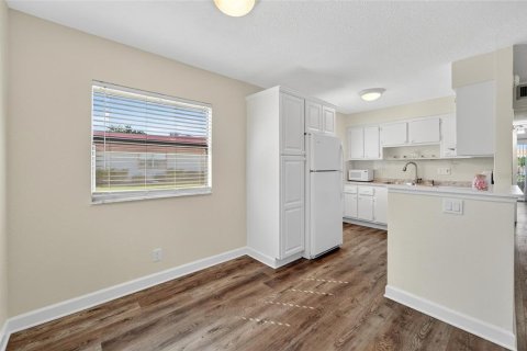 Copropriété à louer à Sun City Center, Floride: 2 chambres, 102.56 m2 № 2236397 - photo 6