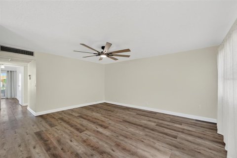 Copropriété à louer à Sun City Center, Floride: 2 chambres, 102.56 m2 № 2236397 - photo 4