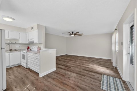 Copropriété à louer à Sun City Center, Floride: 2 chambres, 102.56 m2 № 2236397 - photo 7