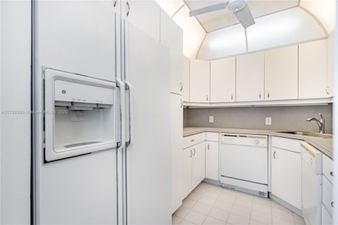 Купить кондоминиум в Авентура, Флорида 1 спальня, 83.24м2, № 1483395 - фото 14