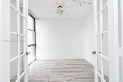 Купить кондоминиум в Авентура, Флорида 1 спальня, 83.24м2, № 1483395 - фото 15