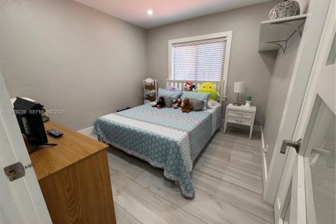 House in Miami Springs, Florida 3 bedrooms, 145.76 sq.m. № 2046872 - photo 30