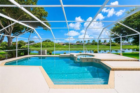Villa ou maison à vendre à Sarasota, Floride: 3 chambres, 169.36 m2 № 2200423 - photo 2