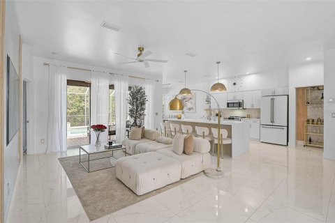 House in Sarasota, Florida 3 bedrooms, 155.15 sq.m. № 1630462 - photo 17