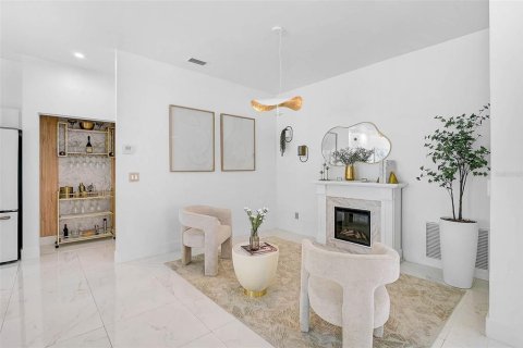 House in Sarasota, Florida 3 bedrooms, 155.15 sq.m. № 1630462 - photo 7