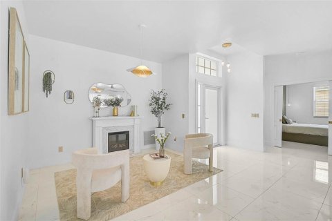House in Sarasota, Florida 3 bedrooms, 155.15 sq.m. № 1630462 - photo 6
