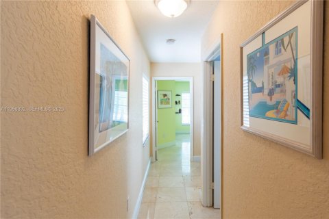 Casa en venta en Doral, Florida, 4 dormitorios, 202.34 m2 № 2010763 - foto 5