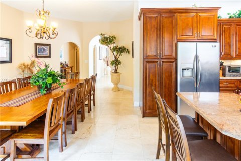 Casa en venta en Doral, Florida, 4 dormitorios, 202.34 m2 № 2010763 - foto 12