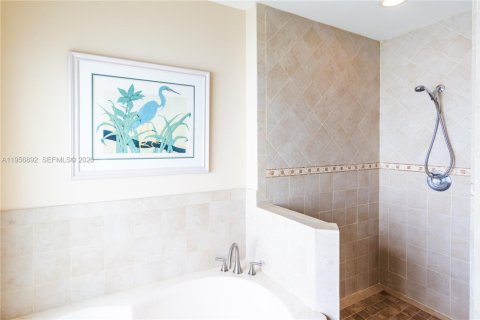 House in Doral, Florida 4 bedrooms, 202.34 sq.m. № 2010763 - photo 28