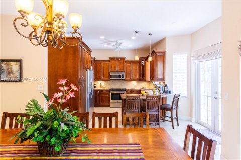 Casa en venta en Doral, Florida, 4 dormitorios, 202.34 m2 № 2010763 - foto 11