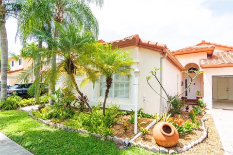 Casa en Doral, Florida 4 dormitorios, 202.34 m2 № 2010763