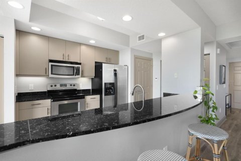 Condo in Sarasota, Florida, 1 bedroom  № 1792059 - photo 14