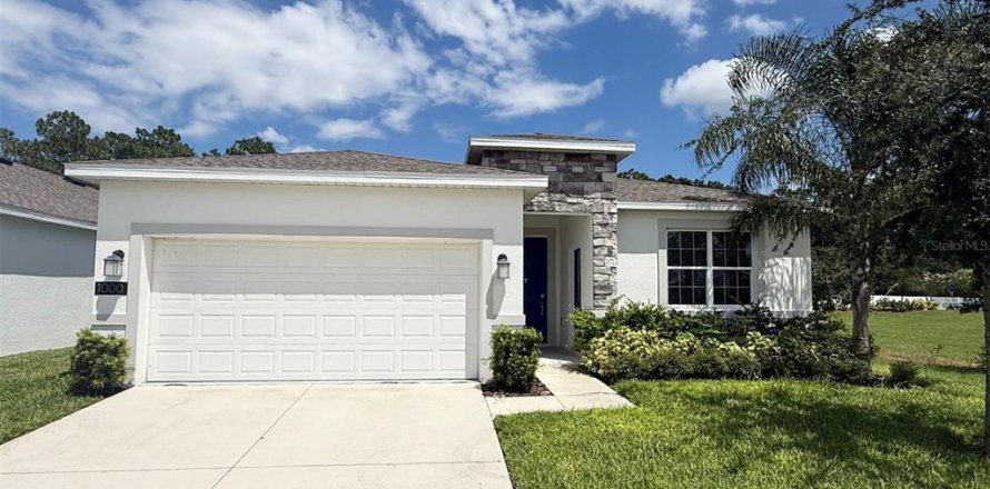 House in Osteen, Florida 4 bedrooms, 205.41 sq.m. № 1895020