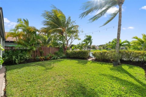 Casa en venta en Miami, Florida, 4 dormitorios, 236.9 m2 № 2003133 - foto 26