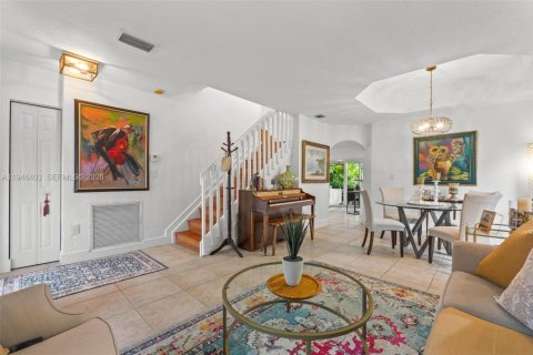 Casa en venta en Miami, Florida, 4 dormitorios, 236.9 m2 № 2003133 - foto 7