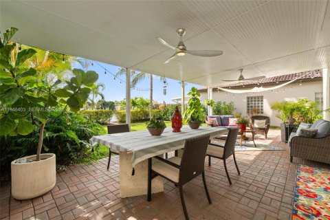 Casa en venta en Miami, Florida, 4 dormitorios, 236.9 m2 № 2003133 - foto 23