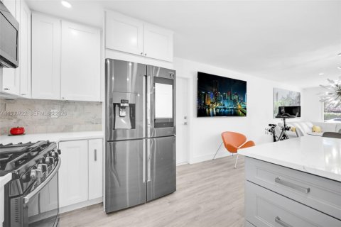 Купить виллу или дом в Плантация, Флорида 4 спальни, 169.08м2, № 2052114 - фото 8