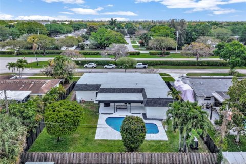 Купить виллу или дом в Плантация, Флорида 4 спальни, 169.08м2, № 2052114 - фото 3