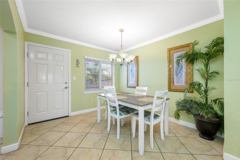 Condo in Indian Shores, Florida, 2 bedrooms  № 1734797 - photo 29
