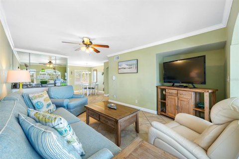 Condo in Indian Shores, Florida, 2 bedrooms  № 1734797 - photo 10