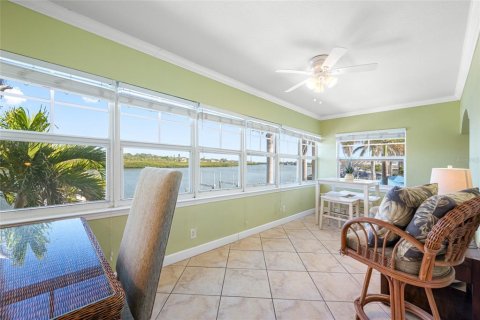 Condo in Indian Shores, Florida, 2 bedrooms  № 1734797 - photo 12