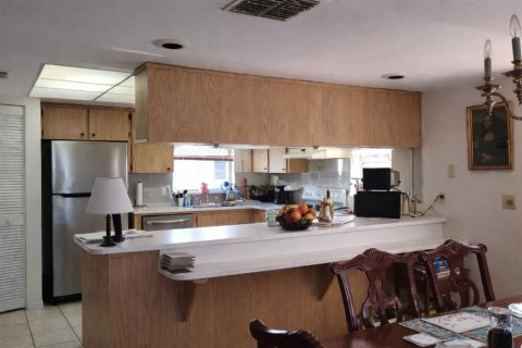 Купить таунхаус в Трежер-Айленд, Флорида 6 комнат, 137.96м2, № 2147687 - фото 19