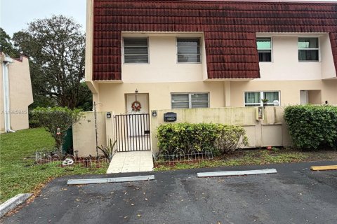 Adosado en Lauderhill, Florida 4 dormitorios, 147.71 m2 № 2050585