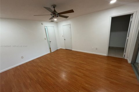 Adosado en alquiler en Lauderhill, Florida, 4 dormitorios, 147.71 m2 № 2050585 - foto 28