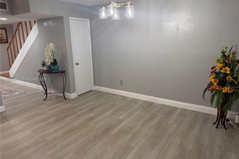 Adosado en alquiler en Lauderhill, Florida, 4 dormitorios, 147.71 m2 № 2050585 - foto 22